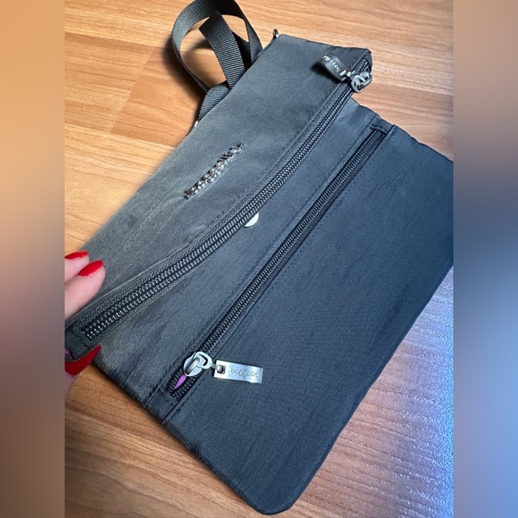 Baggallini Gray Crossbody Bag - Picture 10 of 12